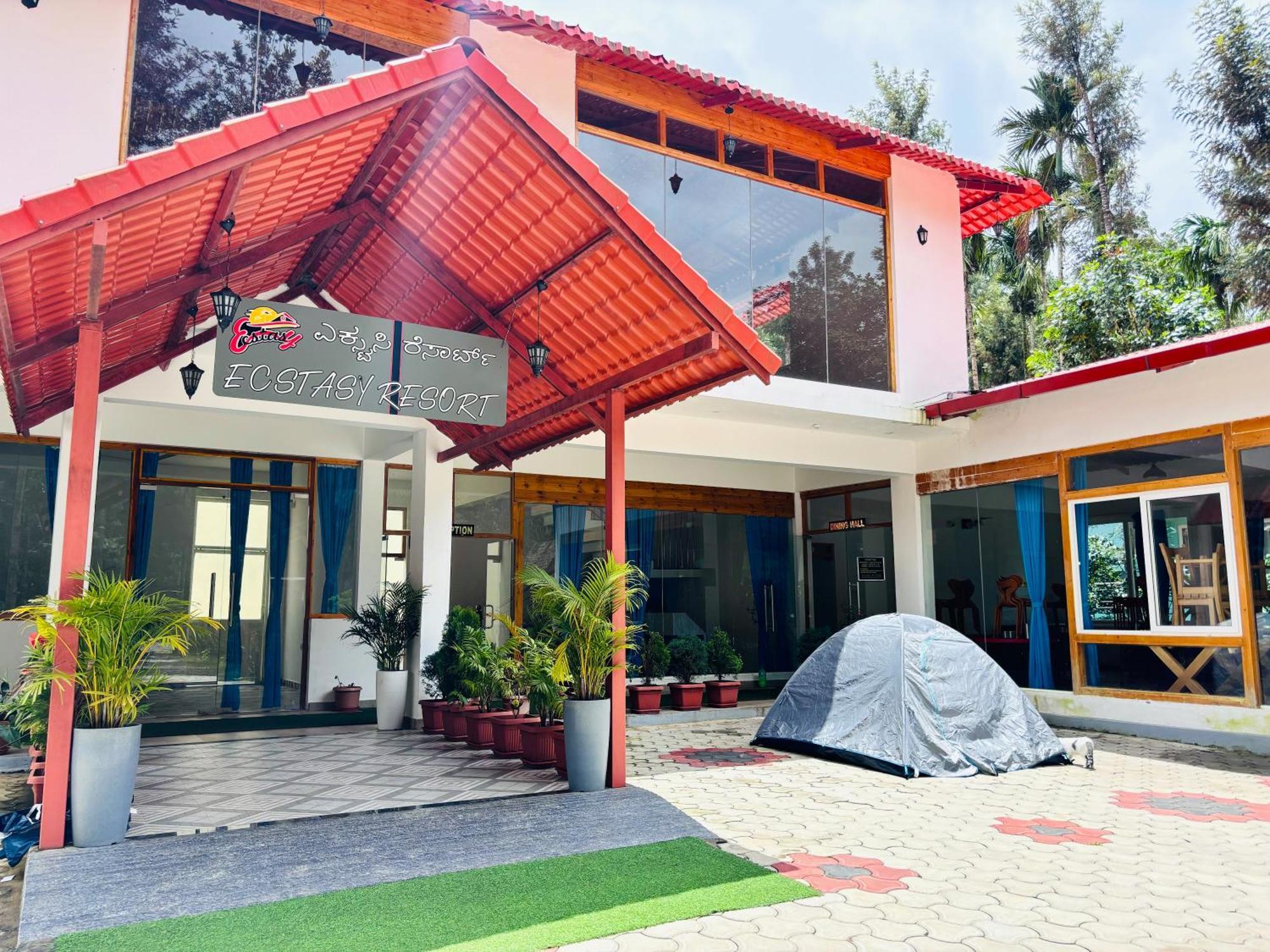 Ecstasy Tent Stay With Swimming Pool & Common Washroom Chikmagalur Bagian luar foto