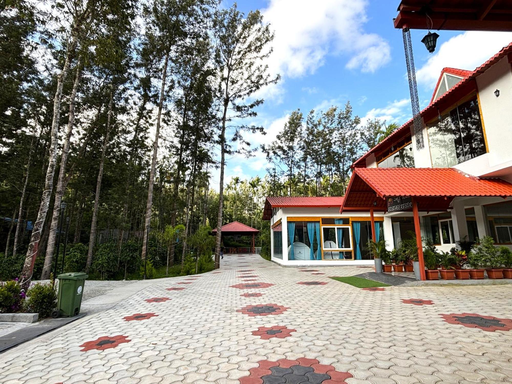 Ecstasy Tent Stay With Swimming Pool & Common Washroom Chikmagalur Bagian luar foto
